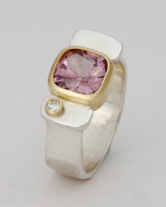  A ring with cushion cut Spinel
